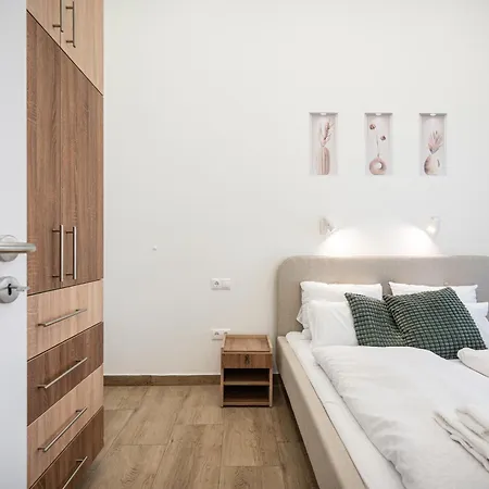 Andrassy Essence * בודפשט