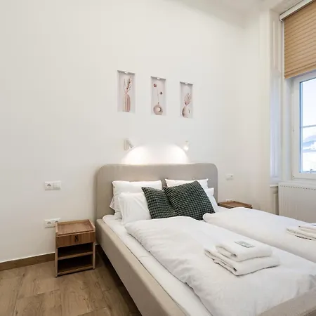 Andrassy Essence * Budapest